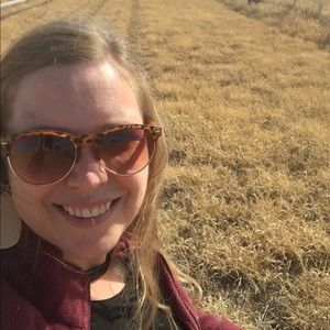 Meet your Posher, Stephanie